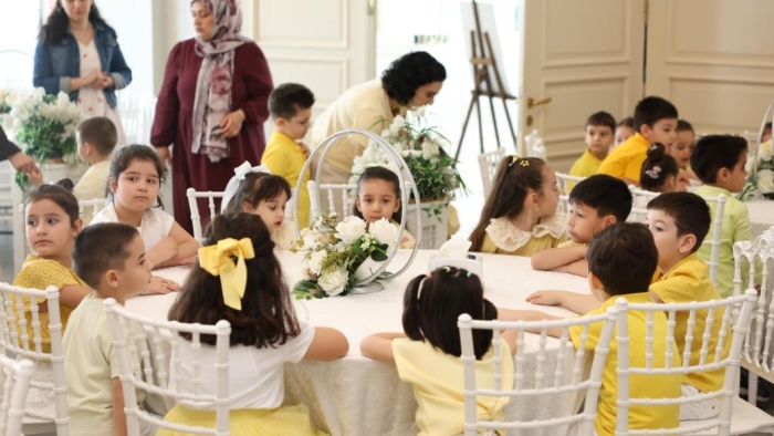 Minik Kalplerden Annelerine Sevgi Dolu Kutlama